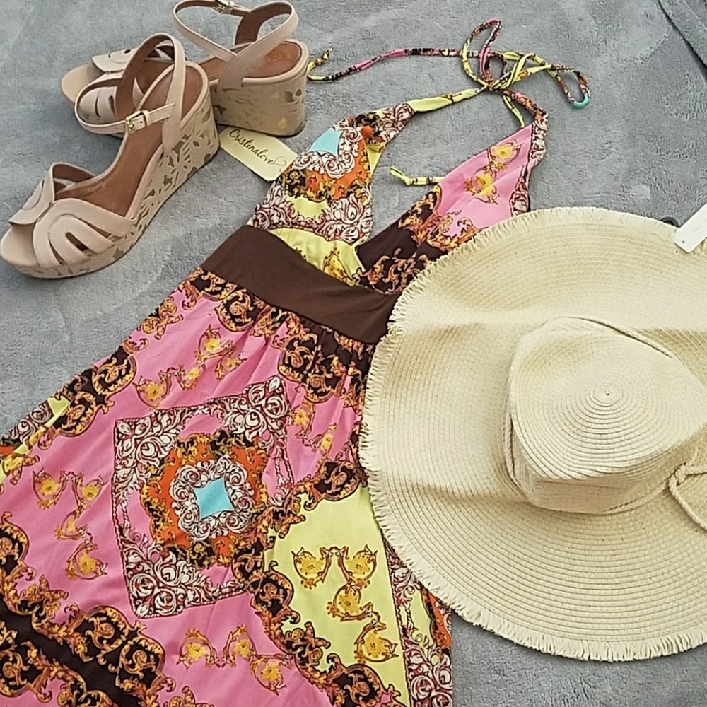 Beach dress with sun hat